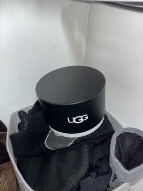 UGG Black Round Logo Hat Box with White Trim